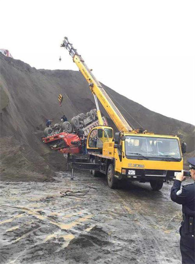 景德镇上犹道路救援